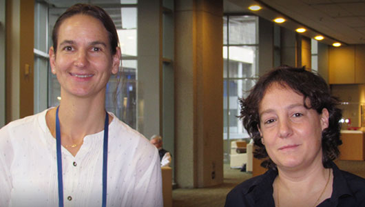 Elske Hoornenborg and Godelieve de Bree en la CROI 2017. Foto: Gus Cairns, aidsmap.com